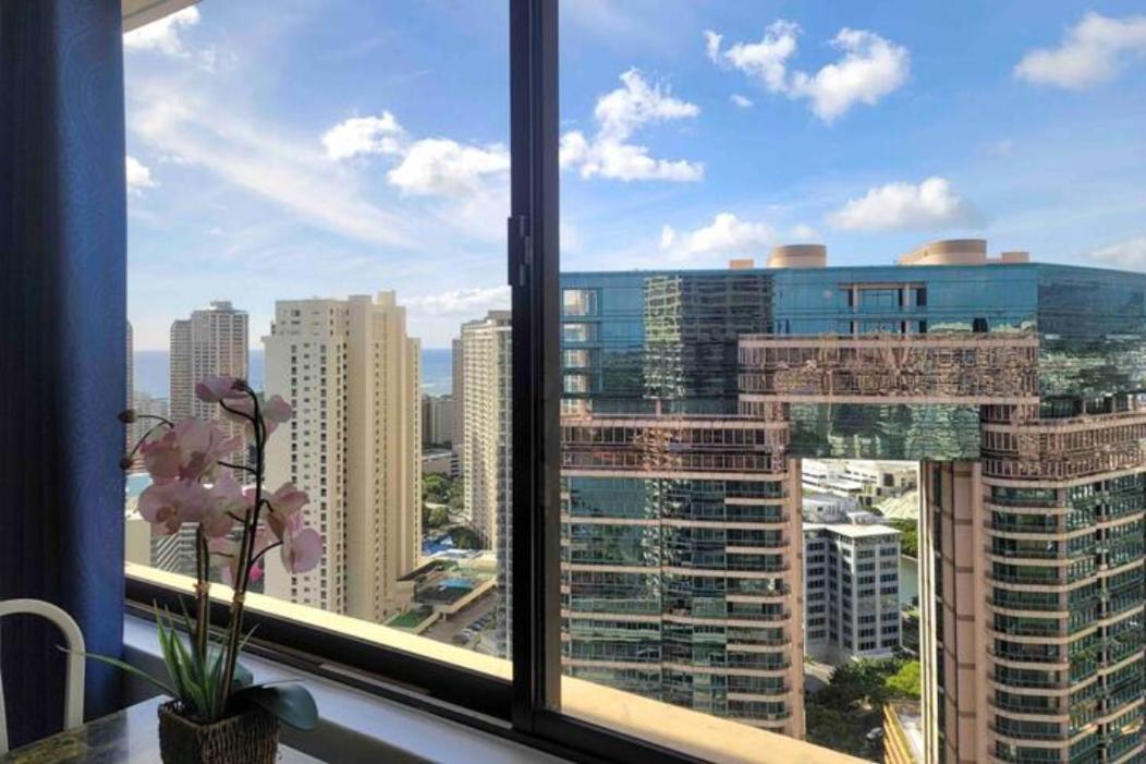 Waikiki Condo High Floor Views Beaches Convention Center Гонолулу Экстерьер фото