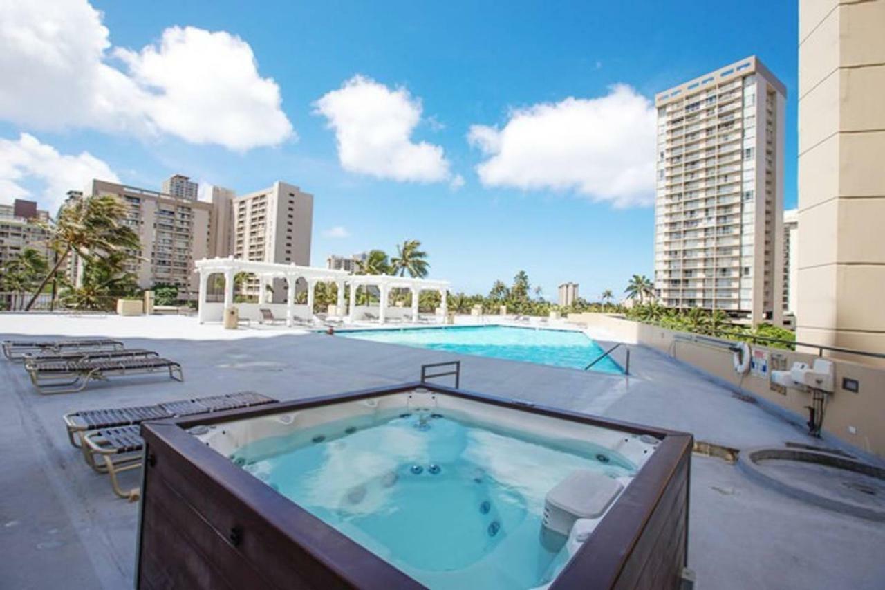 Waikiki Condo High Floor Views Beaches Convention Center Гонолулу Экстерьер фото